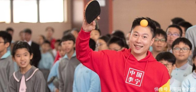 成绩超李宁的奥运冠军 娶华裔娇妻 一家四口就他自己是中国籍 快资讯