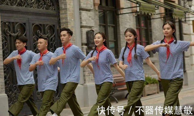 女大学生穿 日式校服 拍毕业照 甜美可爱却引人批评 有伤风化 快资讯