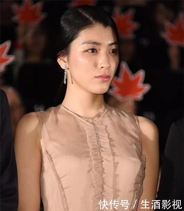 日本女演员成海璃子宣布结婚 对方为一般男性 曾因吸烟引发争议 快资讯 日本女演员成海璃子宣布结婚 对方为一般男性 曾因吸烟引发争议 快资讯