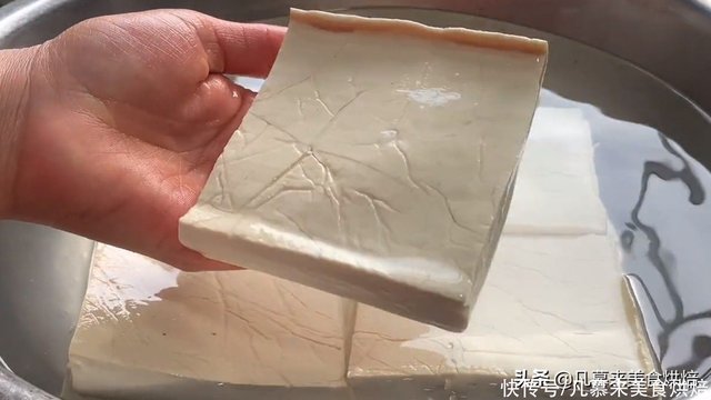 豆腐的保存方法 一盆盐水就能保存多天不坏 五道豆腐家常菜 快资讯