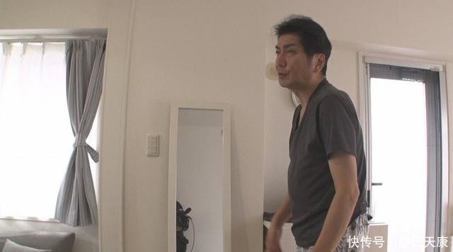 日本男星自曝患怪病 起床要花一小时才能动 曾与张国荣合作舞台 快资讯