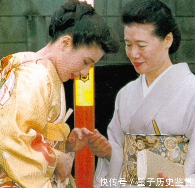 皇室洋装和服之争 为何有人穿和服 有人穿洋装 官方服饰是什么 快资讯 皇室洋装和服之争 为何有人穿和服 有人穿洋装 官方服饰是什么 快资讯