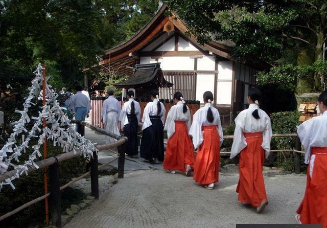 狄仁杰生前拆淫祠1700座 功在当代利在千秋 死后自己祠堂却不保 快资讯