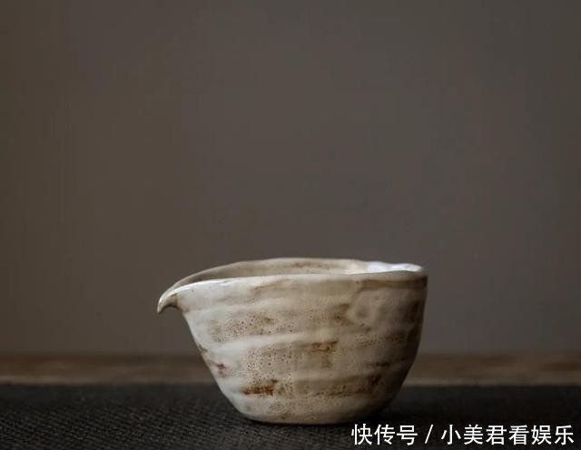 粉引手刷釉岩陶公道杯一个好用的公道杯 能温暖您的整个冬季 快资讯 粉引手刷釉岩陶公道杯一个好用的公道杯 能温暖您的整个冬季 快资讯