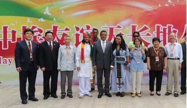 21岁考上北大 毕业后回国当了总统 想送儿子来中国学习 快资讯