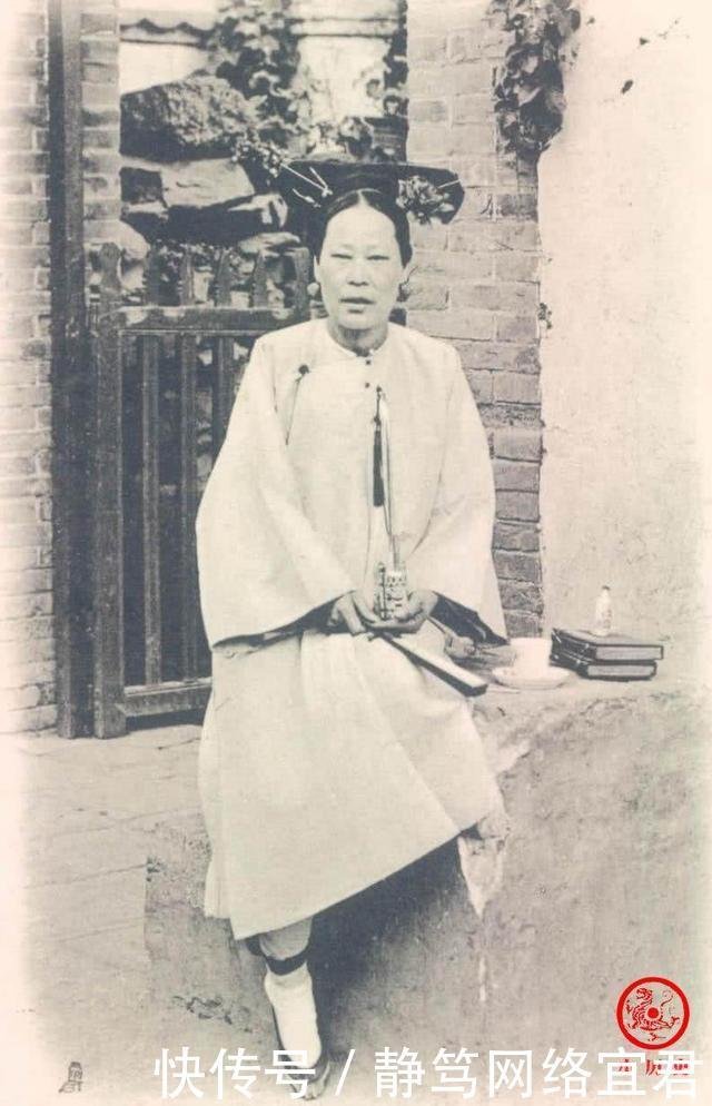 晚清老照片朝廷命妇表情呆滞 快资讯 晚清老照片朝廷命妇表情呆滞 快资讯
