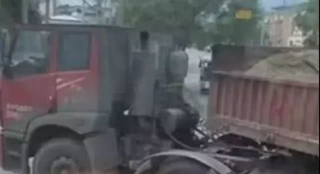 滑县公路上惊现 平头车 专门对付限高真可怕 快资讯