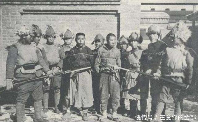 一日本士兵战死 红军却冒死偷走他的遗体 还将他葬入烈士陵园 快资讯