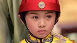 宫女偷偷生下龙种！带孩子皇宫遛弯时被发现，太后震惊：和皇上长相神似，是我大孙子