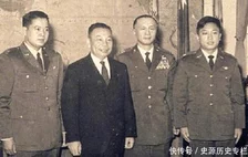 建国后，此人驾机叛逃台湾，老蒋亲自接见，30年后回大陆探亲被抓