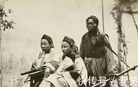 老照片：毫无人性！清末真实照片，新娘子八九岁，图七地主牵着的小妾