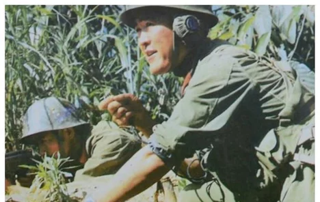 两名越南女兵掳走一名中国士兵，躲进深山13年，后来怎么样了？