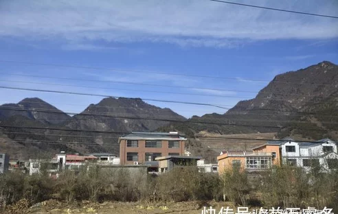 山村百余口如今就剩5个人，隔沟相望的两户邻居，过成一家亲
