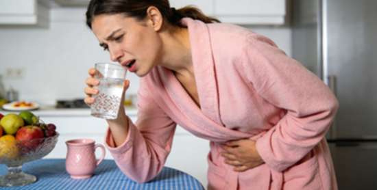 凉白开水会刺激胃吗