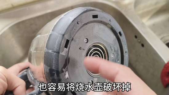 不管热水壶水垢有多厚