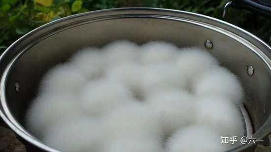 街头制作霉豆腐视频火了