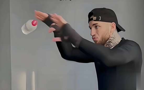 居家矿泉水练背