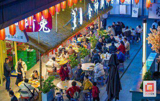 新春走基层服务区的年味盛宴