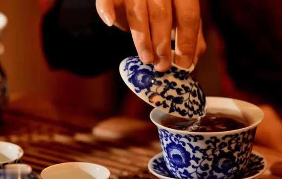 年龄越大越要少喝茶