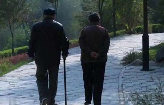 上了年纪的人不适合爬山