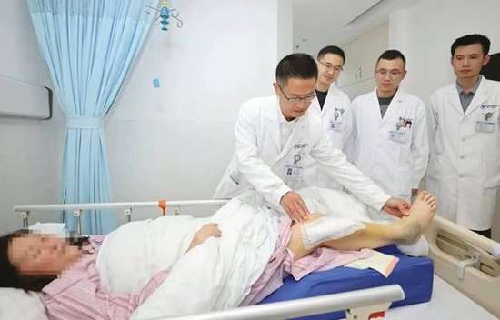 从县医院转到省医院要办什么手续