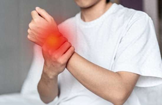 脚肿腿肿手肿是什么原因