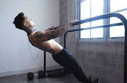 徒手增肌训练计划