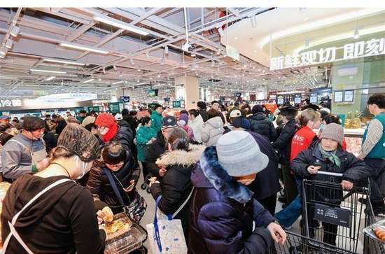 单月近38万的出境人数