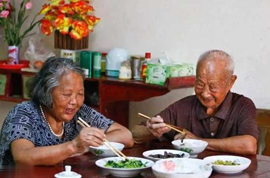 60岁以后吃饭七分饱错了