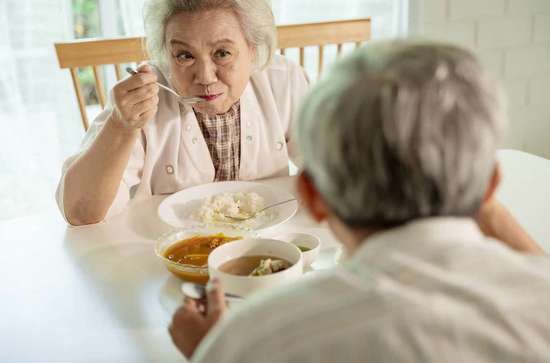 哪些菜隔夜不能吃医生说