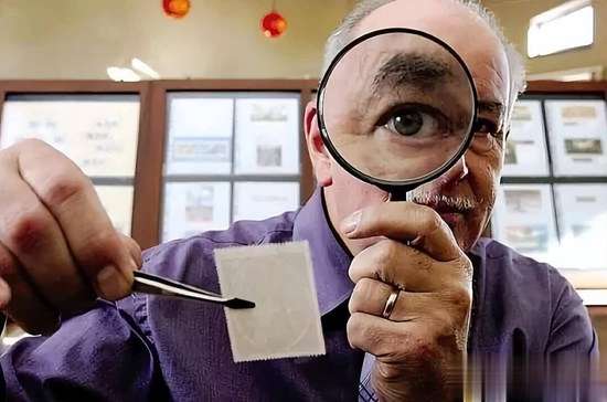 眼睛越来越模糊而且越来越小