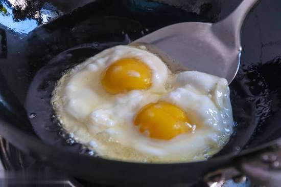 鸡蛋会引起血管堵塞吗