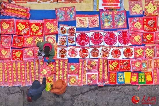 新春走基层赶大集