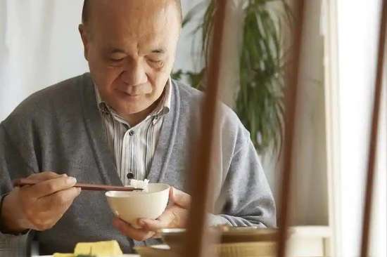 老人缺镁吃什么药