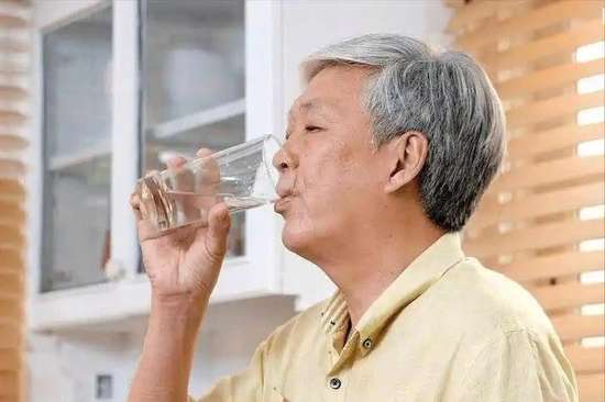 老人睡懒觉是什么预兆