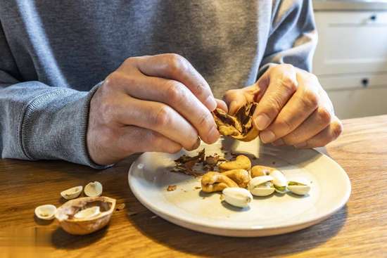 核桃是血管清道夫还是催命符