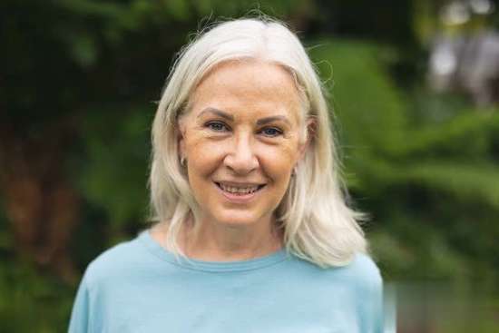 右边白头发突然增多是什么原因