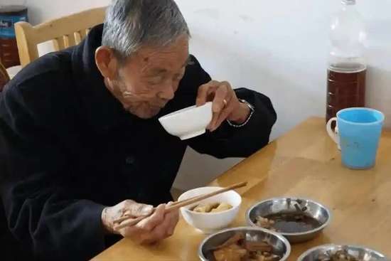 饭后刷牙损伤牙釉质