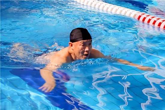 游泳是保护骨骼最佳运动