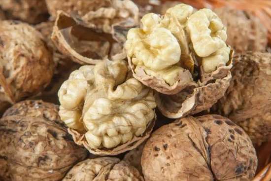 脑梗的人吃核桃有什么好处吗