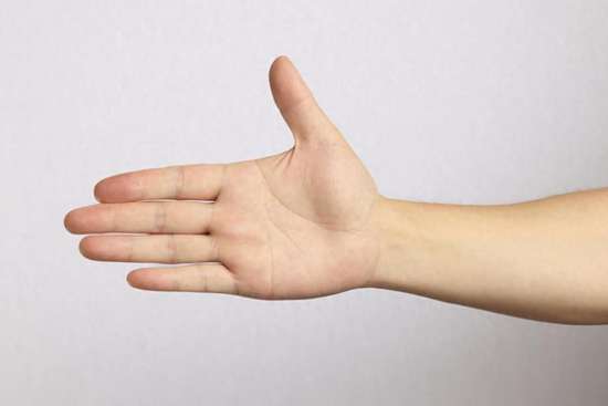 揉开手上的穴位