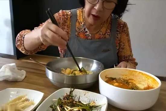 医生告知糖尿病患者坚持吃药