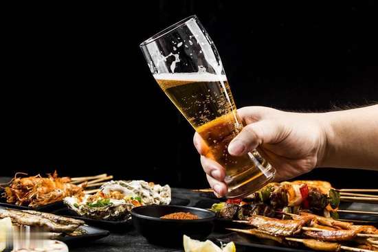 医生提醒少喝冷饮多喝热水