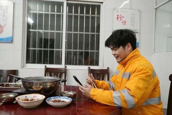 交通技师学院成人礼