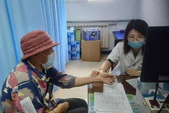 医生出门习惯带口罩