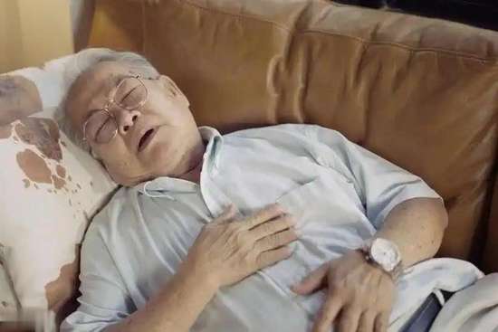 医生发生脑卒中