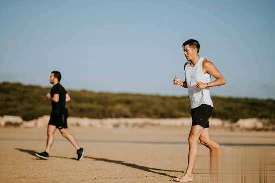 快走抗衰老的正确姿势