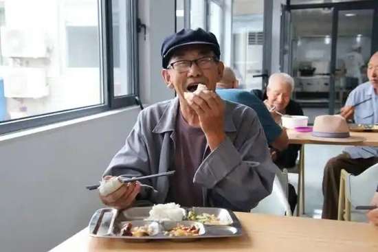 60岁以上老人的饮食标准