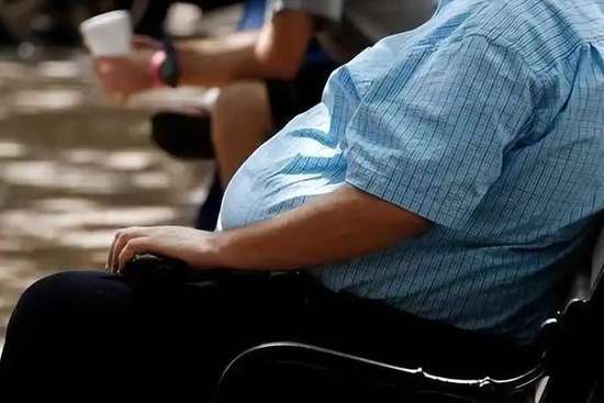 专家发现老人长期不喝酒