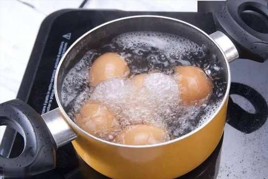 每天一个水煮蛋会怎样